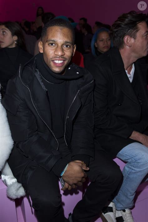 victor cruz givenchy|Victor Cruz's Givenchy Photo Diary: A New York Giant .